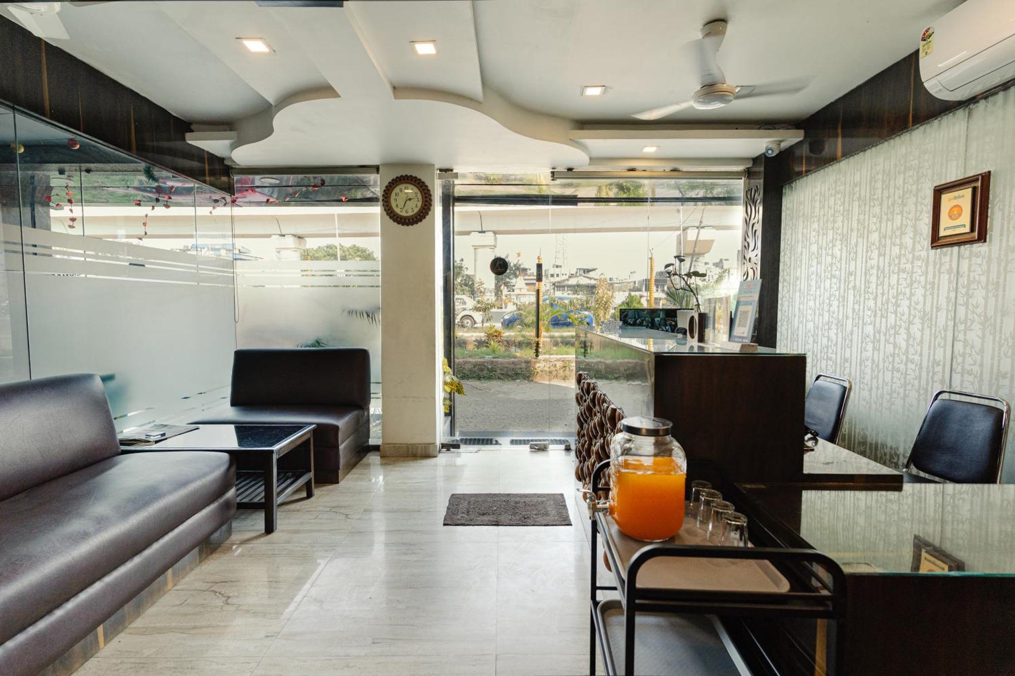 Hotel Sheldon International Near Science City コルカタ エクステリア 写真